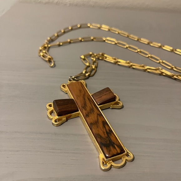 Vintage Cross Gold-Tone Brown Wood Stone Chain Necklace Religious Christmas - Picture 7 of 9